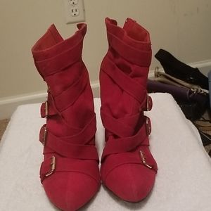Shoes ankle boots red
